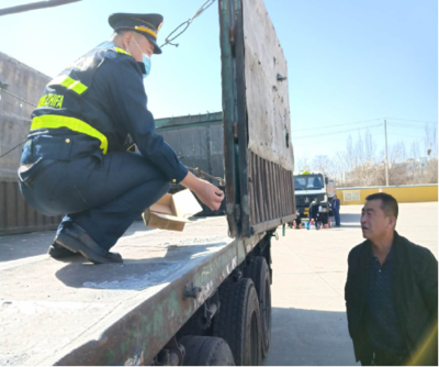 乌达道路运输管理所严厉打击“普拉危”运输行为